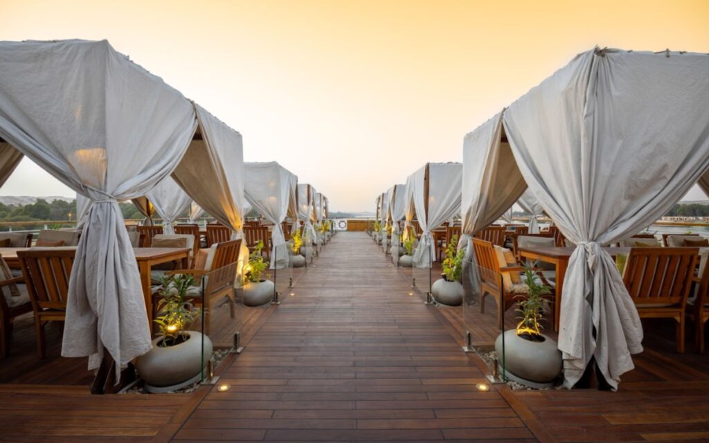 crucero de lujo por el nilo sundeck