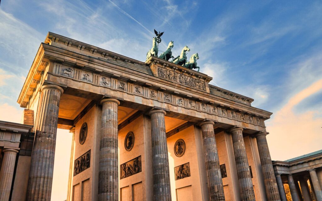 viatjar sol en grup organitzat europa, berlin