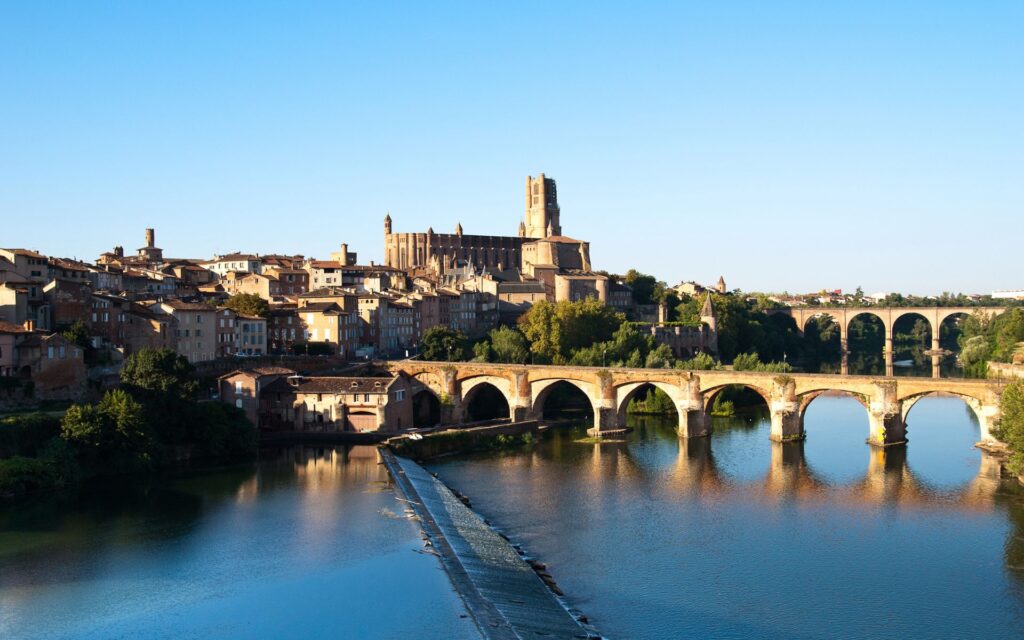 viatjar sol en grup organitzat albi i el tarn