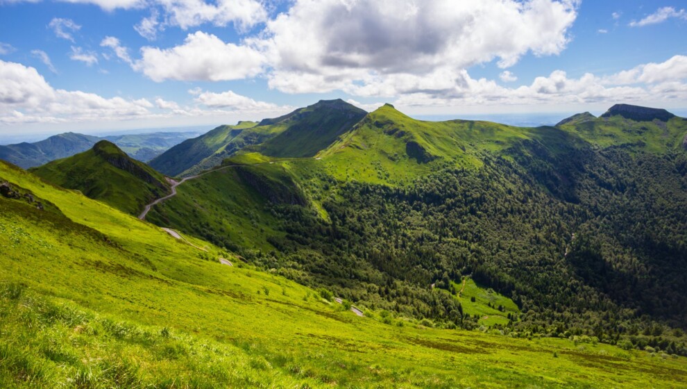 Viaje en grupo a Auvernia tierra de volcanes