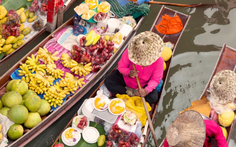 Tailàndia amb nens mercat flotant a bagkok