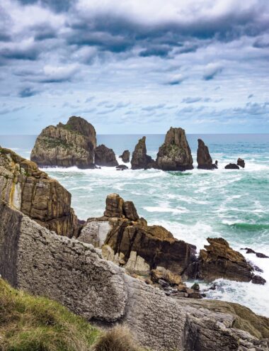 Surf,Waves,With,A,Foam,Crest.,Dramatic,Stormy,Sky.,Cantabria